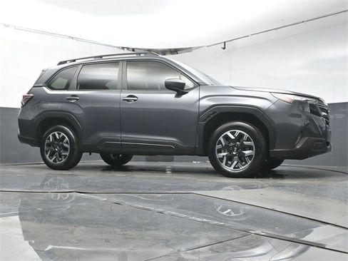 Used 2025 Subaru Forester Premium w/ Convenience Package #1 image 31