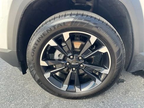 Used 2025 Chevrolet Equinox RS w/ Safety and Technology Package AWD/4WD image 18