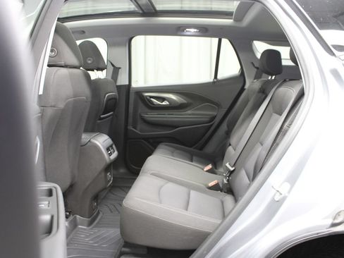 Used 2024 GMC Terrain SLE w/ GMC Pro Grade Package AWD/4WD image 16