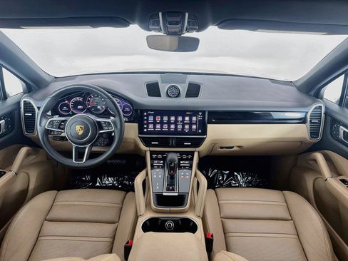 Certified 2023 Porsche Cayenne Platinum Edition AWD/4WD image 15