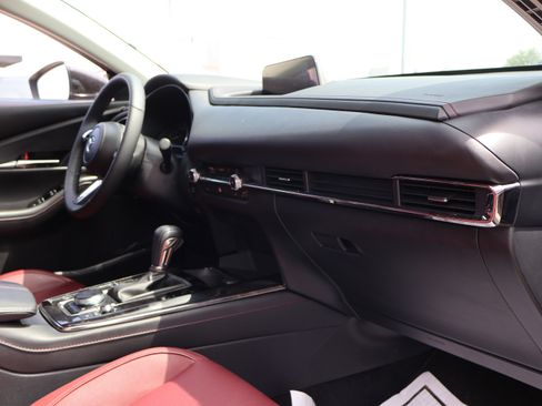 Used 2024 MAZDA CX-30 AWD 2.5 S w/ Preferred Package image 9