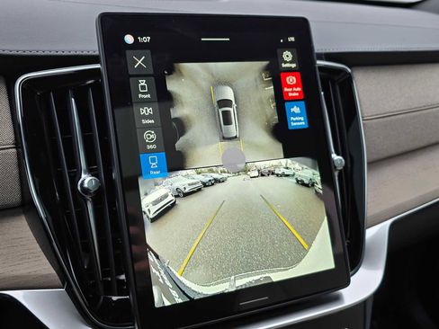 New 2026 Volvo XC90 B6 Plus w/ Protection Package Premier image 33