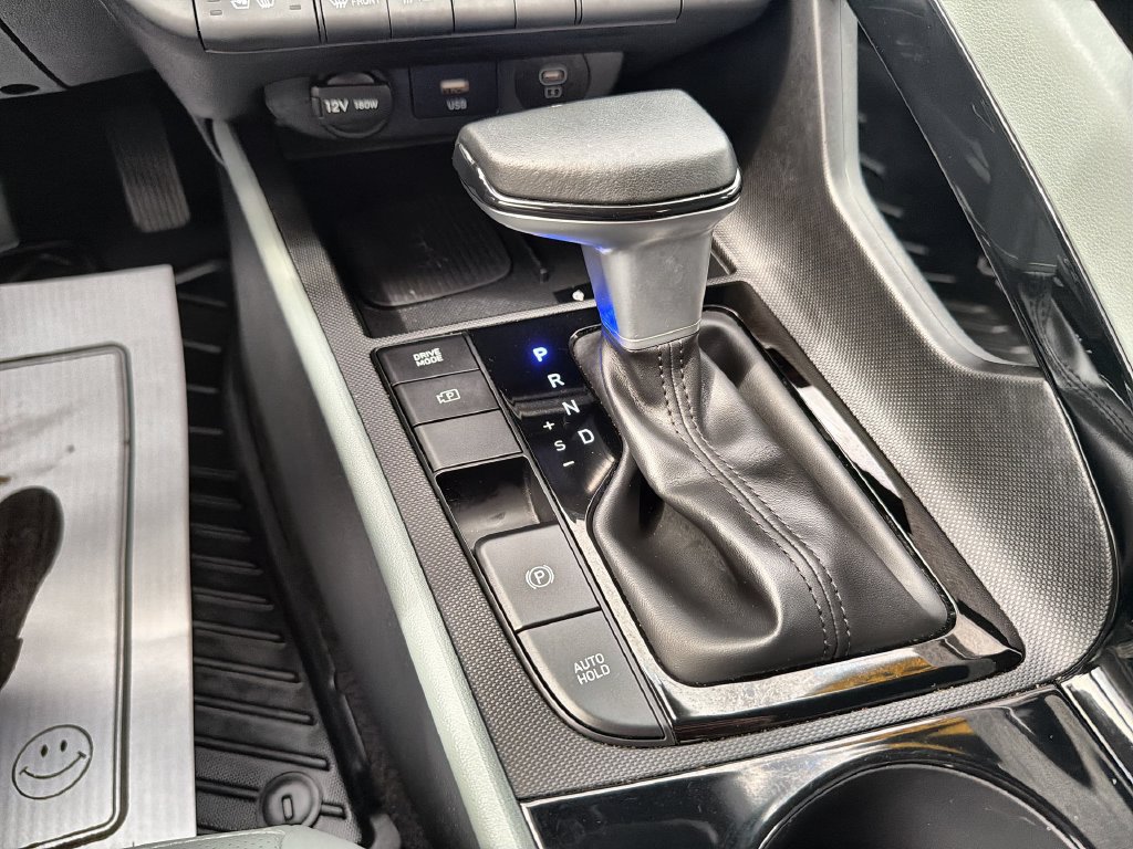 Used 2025 Hyundai Elantra Limited FWD image 21