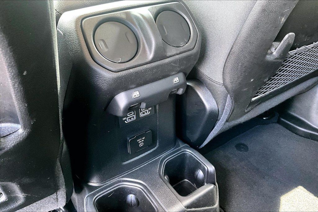 Used 2026 Jeep Wrangler Unlimited Rubicon AWD/4WD image 10