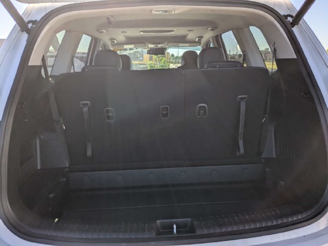 Certified 2025 Kia Telluride EX w/ EX Captain's Chair Package FWD image 12