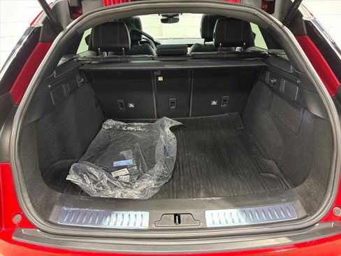Used 2019 Land Rover Range Rover Velar R-Dynamic SE image 42