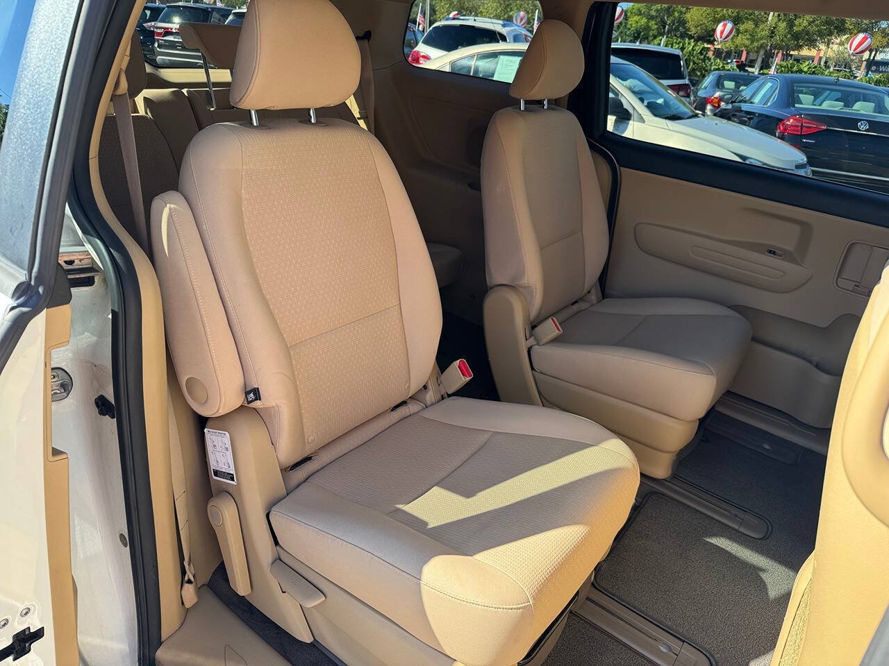 Used 2016 Kia Sedona LX FWD image 19