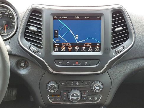 Used 2023 Jeep Cherokee Altitude Lux image 27