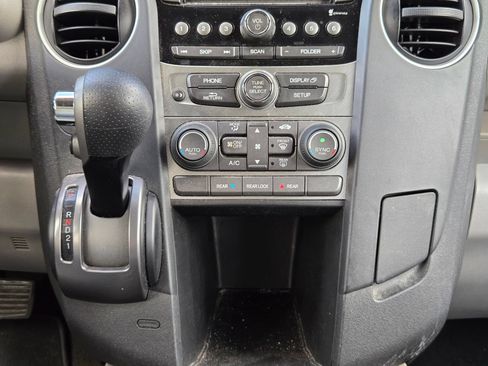 Used 2015 Honda Pilot LX image 10