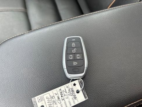 Used 2015 Chevrolet Impala LTZ image 30