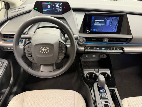 Used 2024 Toyota Prius XLE AWD/4WD image 28