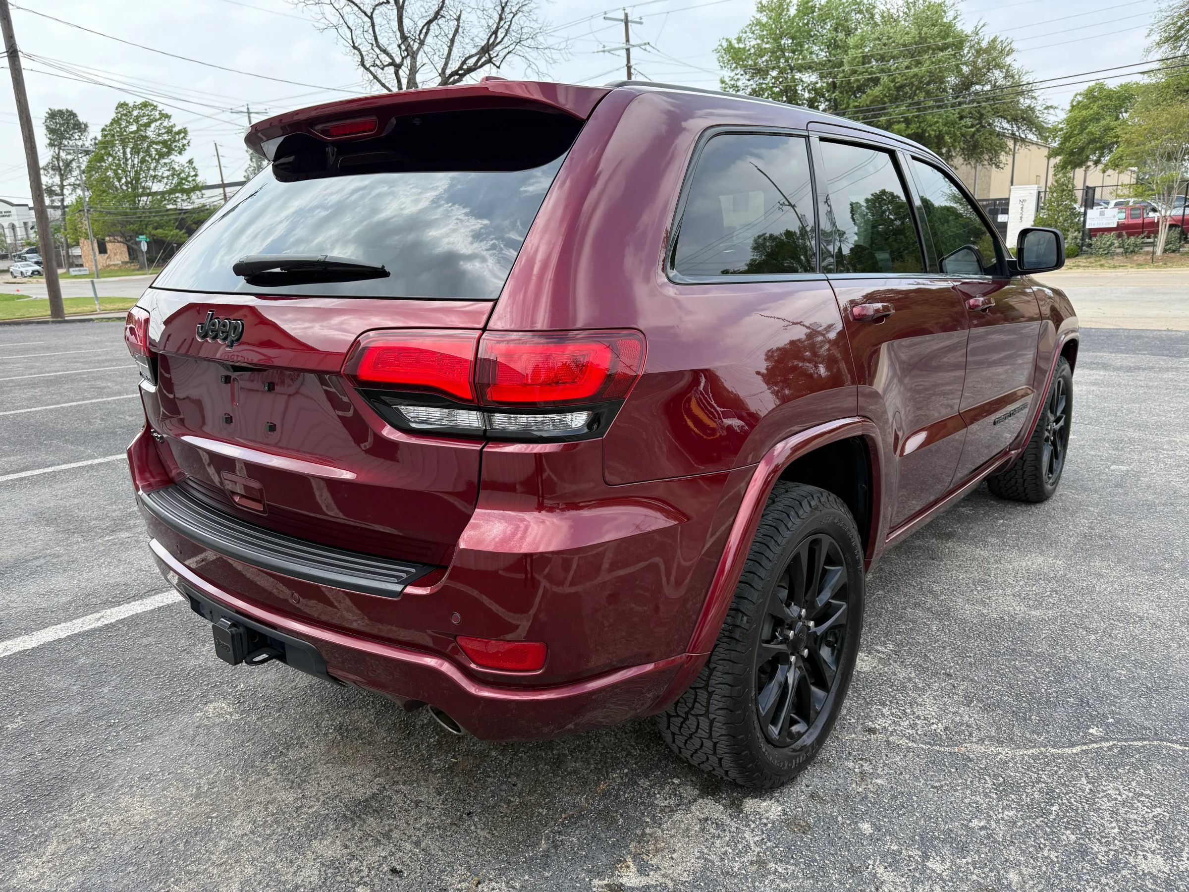 Used 2021 Jeep Grand Cherokee Laredo X AWD/4WD image 5
