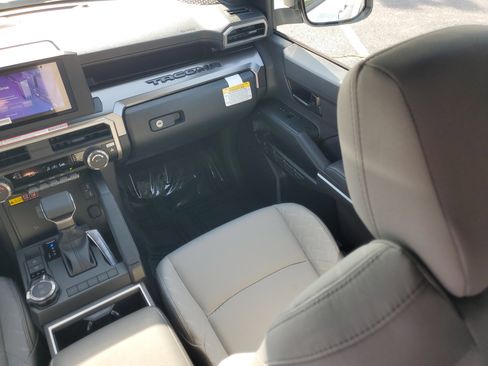 Used 2025 Toyota Tacoma SR5 image 14