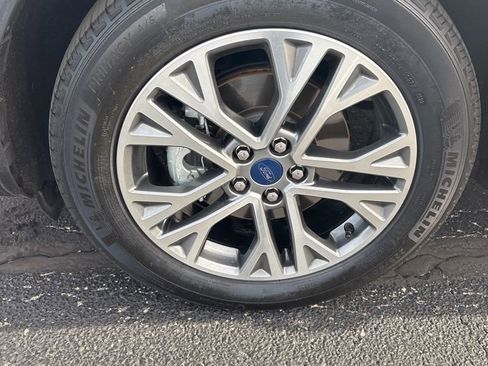 Used 2022 Ford Escape SEL image 12