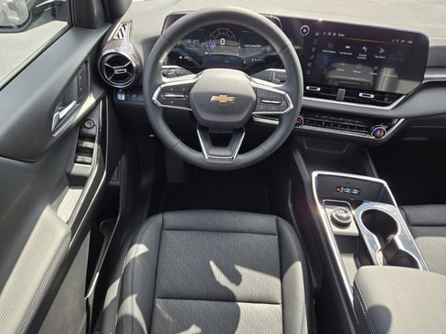 New 2026 Chevrolet Equinox LT w/ Convenience Package II image 10