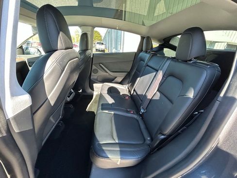 Used 2020 Tesla Model Y Long Range image 14