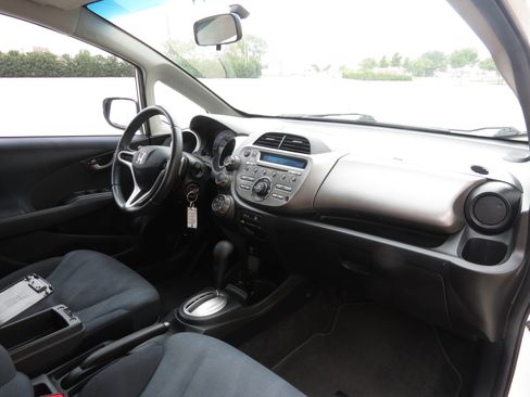 Used 2010 Honda Fit Sport image 28
