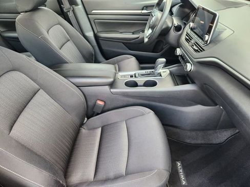 Certified 2022 Nissan Altima 2.5 SV image 11