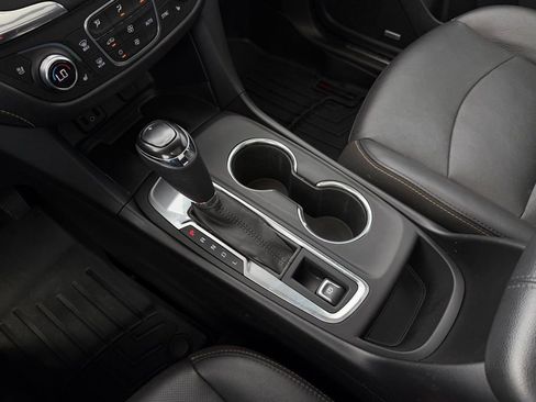 Used 2018 Chevrolet Equinox Premier image 21