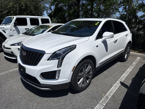 Used 2024 Cadillac XT5 Premium Luxury FWD image 2