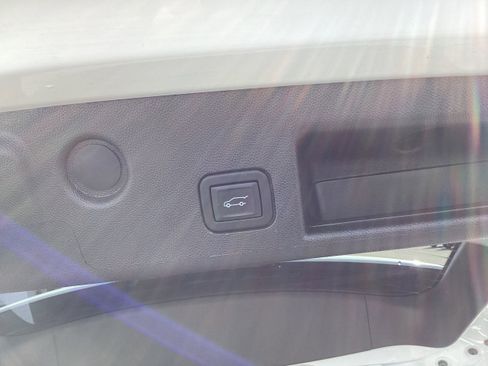 Used 2024 Chevrolet Equinox LT AWD/4WD image 15