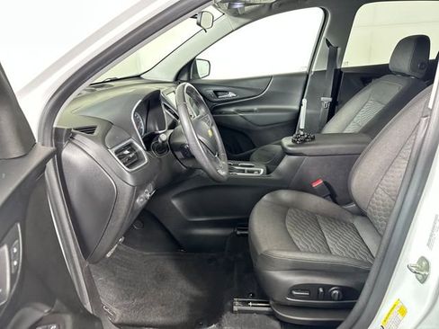 Used 2018 Chevrolet Equinox LT image 11