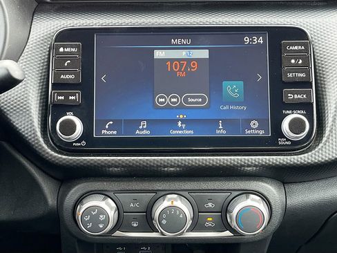 Used 2023 Nissan Kicks SV image 13