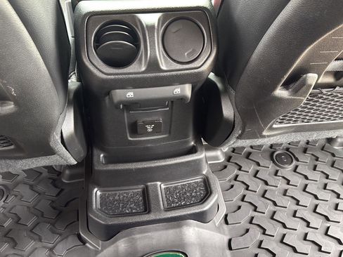 Used 2019 Jeep Wrangler Unlimited Rubicon image 17