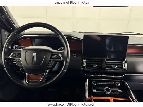 Used 2022 Lincoln Navigator 4WD image 18