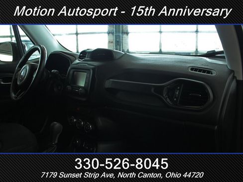 Used 2017 Jeep Renegade Altitude AWD/4WD image 25