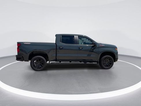 Used 2025 Chevrolet Silverado 1500 Custom Trail Boss AWD/4WD image 9