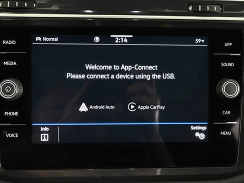 Used 2024 Volkswagen Tiguan SE R-Line image 6