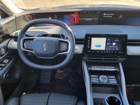 New 2025 Lincoln Nautilus Reserve image 12