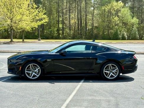 Used 2025 Ford Mustang GT Premium image 3