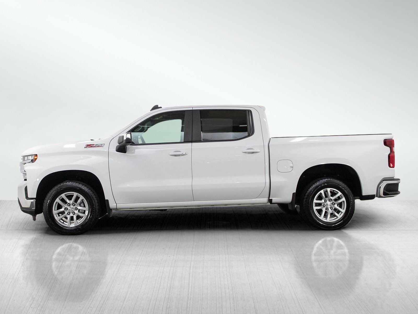 Used 2021 Chevrolet Silverado 1500 LT AWD/4WD image 2