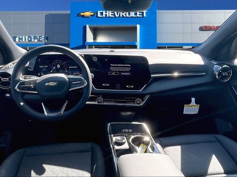 New 2026 Chevrolet Equinox LT w/ Convenience Package II image 5