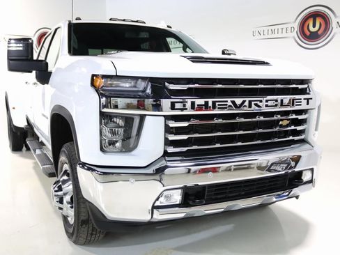 Used 2022 Chevrolet Silverado 3500 LTZ w/ LTZ Plus Package image 28