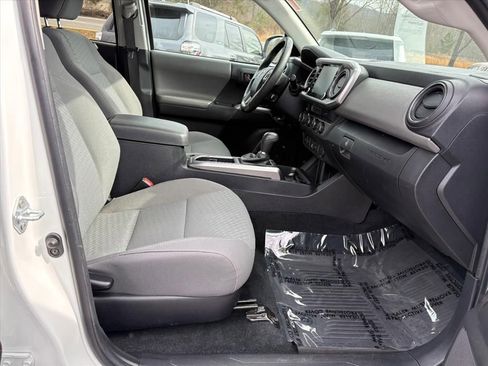 Used 2023 Toyota Tacoma SR5 w/ Technology Package AWD/4WD image 14
