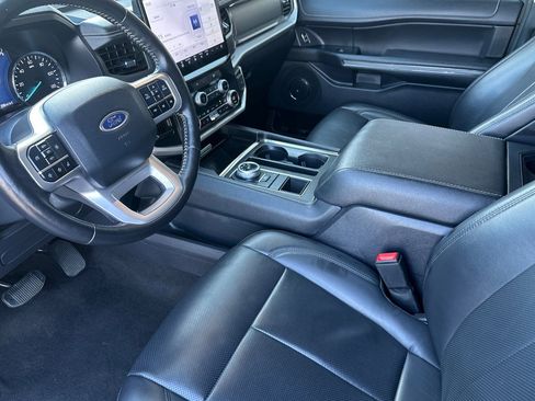 Used 2024 Ford Expedition Max XLT image 10