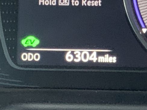 Used 2025 Lexus ES 300h w/ Luxury Package image 22