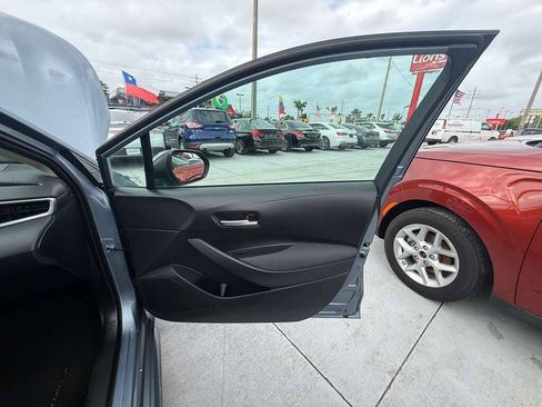Used 2020 Toyota Corolla LE FWD image 12