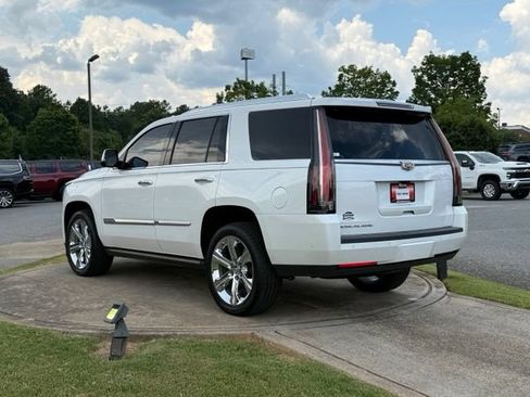 Used 2020 Cadillac Escalade Premium Luxury AWD/4WD image 5