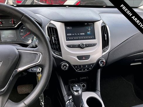 Used 2016 Chevrolet Cruze LS image 9