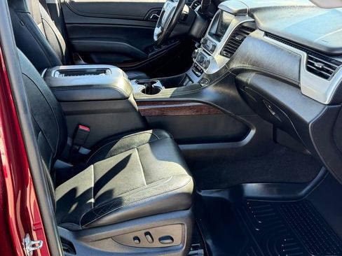 Used 2017 GMC Yukon SLT AWD/4WD image 27