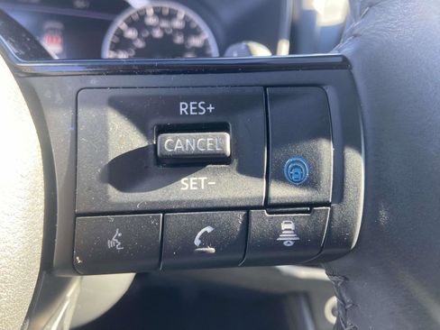 Used 2023 Nissan Rogue SL w/ SL Premium Package image 24