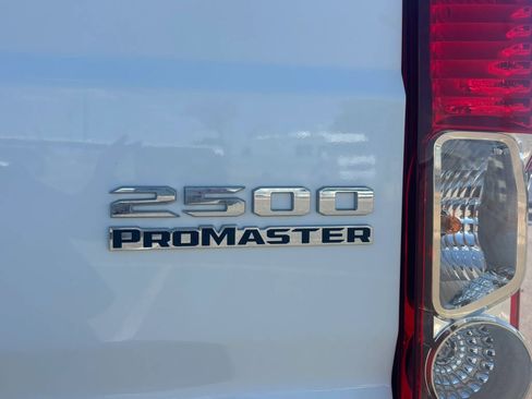 Used 2026 RAM ProMaster 2500 w/ Convenience Group FWD image 9