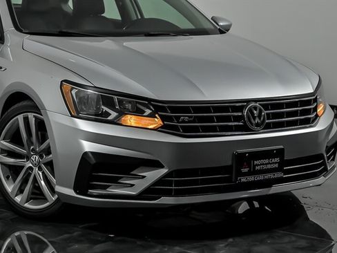 Used 2018 Volkswagen Passat 2.0T R-Line FWD image 2