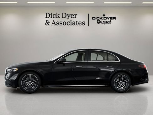 Used 2025 Mercedes-Benz E 350 Sedan image 25