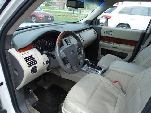 Used 2011 Ford Flex Limited w/ Rapid Spec Order Code FWD image 13