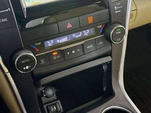 Used 2015 Toyota Camry XLE image 15